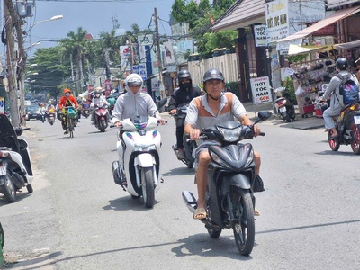 Vị  trí siêu đỉnh, lô góc 3 mặt tiền xe tải tránh, tiện mua ở ,làm văn phòng trụ sở công ty  98 m2 1