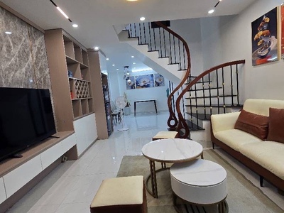Hoàng hoa thám 45m,4 ngủ giá 8,1 tỷ,full nội thất,ngõ thông,nở hậu đẹp 0