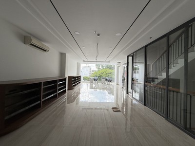 Bán nhà MT Hoàng Văn Thụ Q.Tân Bình - 9,8m nở hậu 10,2m x 29,6m 0