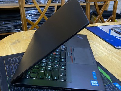 Laptop Lenovo Thinkpad X1 Carbon Gen 5 Core i7-6500U Ram 8GB SSD 256GB VGA ON Màn 14 Full HD Máy Đẹp 2