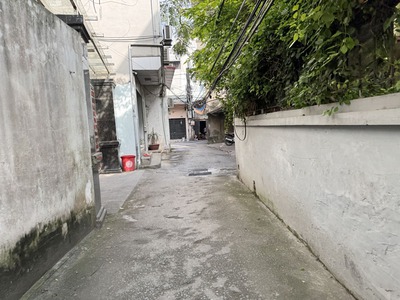 Chính chủ bán căn góc 30m2 nhà C4 cách 20m ra mặt ngõ 197 Phúc Lợi. Vị trí đẹp gần trường chợ 2