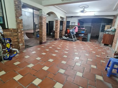 Gía Đầu Tư : Nhà Vĩnh Phúc 50M2 10,3 Tỷ 2 mặt thoáng trước sau 10M Ô TÔ 2
