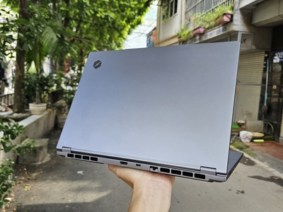 Laptop Mechrevo 15X R7-8745hs 24 1T 2.8k 120hz. 400nit 100sRGB 1
