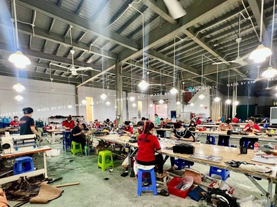 Mới tập bán hàng chọn gì    phụ kiện da sẵn mẫu ...
