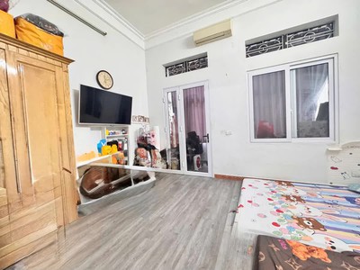 Bán nhà riêng phố nguyễn văn cừ 56m2 x 5 tầng mt4m,9.5 tỷ long biên. 2