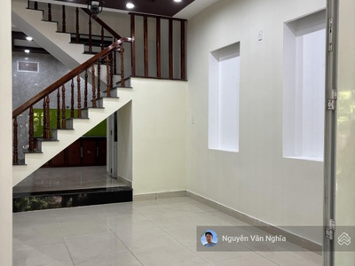 Gấp    nhà 3 tầng 3 mê kiên cố, đầu k ô tô ông ích đường, 4m, có lê, 3pn, ban công, giá đầu tư 1