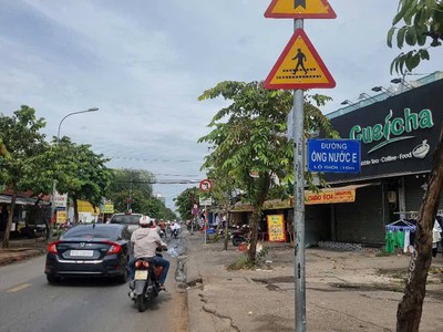 Nhà mặt tiền song hành, trung chánh, hóc môn 10x20m 2