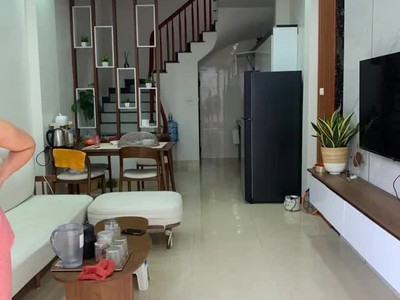 Nhà đẹp phố nam đuống 35m2 x 5 tầng 6.2 tỷ long biên hà nội.ngõ rộng ô tô nhỏ đỗ cửa. 2