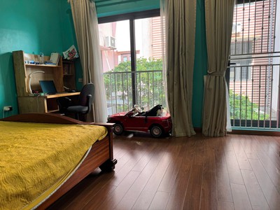 Hiếm  liền kề vip kđt dịch vọng, phố to mặt tiền khủng, tiện ích ngập tràn, nội thất xịn, 110m2 5t 3