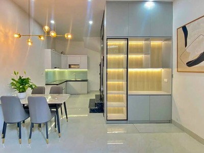 Chỉ 8.xx tỷ - 45m bán nhà ngọc thuỵ- gần ô tô- gần nhà văn hoá - thang máy- full nội thất. 1