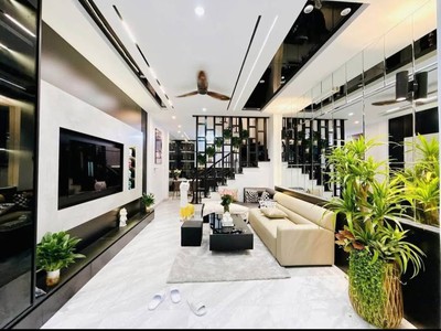 Siêu hiếm bán nhà ngọc thụy, long biên, phân lô quân đội chỉ hơn 9 tỷ - 45m , 5 tầng, gara, ô tô 1