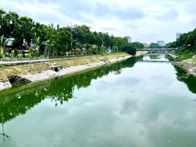 Mặt phố nguyễn đình hoàn - nguyễn khang - 196m  - mt 7.6m - 5 tầng - 92 tỷ 0