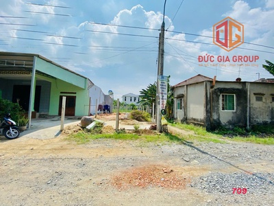 Bán lô đất đẹp 139m2, góc 2 mặt tiền đường 8m thông chỉ 1,7 tỷ 0