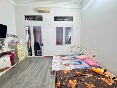 Bán nhà riêng phố nguyễn văn cừ 56m2 x 5 tầng mt4m,9.5 tỷ long biên. 4