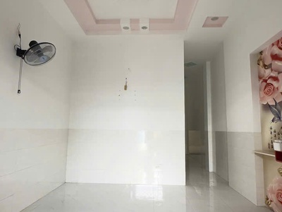 Bán nhà sr,tc, gần cây xăng 26, đường nhựa 6m thông, chỉ 2 tỷ 590 1