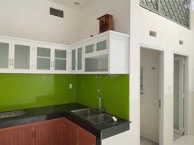 Bán nhà sr,tc, gần cây xăng 26, đường nhựa 6m thông, chỉ 2 tỷ 590 3