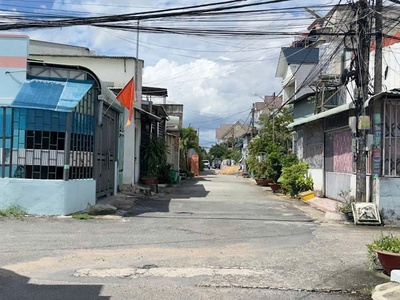 Bán nhà sr,tc, gần cây xăng 26, đường nhựa 6m thông, chỉ 2 tỷ 590 4