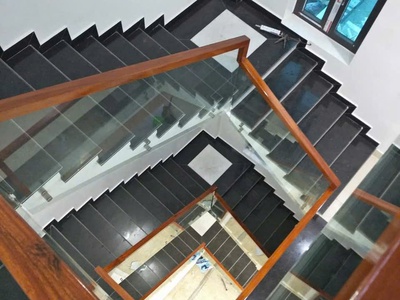Tôi chủ nhà cho thuê nhà lô góc, mới ,vỉa hè, 118m2- 5t, duy tân 44 tr 1