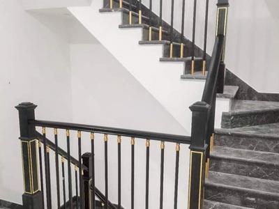 Mình cho thuê nhà mới, hai cửa đi ,vỉa hè, 104m2- 5t, bách khoa 35 tr 1