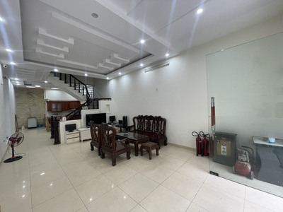 Cho thuê nguyên căn 8 ngủ khép kín Văn Cao, DT: 75m2. 0