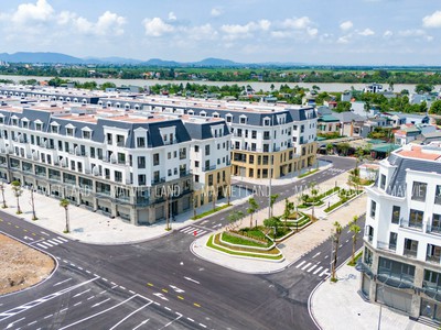 Bán nhà phố 5 tầng ngay trục đường đôi Võ Chí Công 1