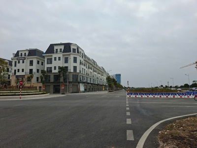 Bán nhà phố 5 tầng ngay trục đường đôi Võ Chí Công 2