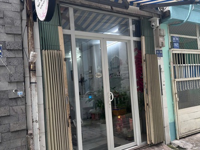 Sang gấp tiệm nail   mi   gội đầu mặt tiền đẹp q. bình thạnh   vào là làm ngay 0