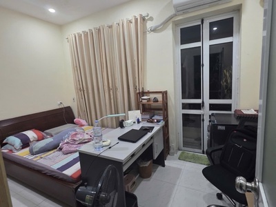 Quan hoa cầu giấy 28m x mt 4,1m giá 6,8 tỷ ngõ rộng 3m,thông các hướng 2