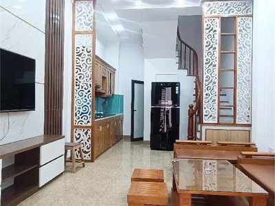 Hơn 5 tỷ - nhà thạch bàn - ô tô đỗ cổng 1