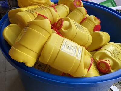 Bình đựng kim tiêm 1.5l và 6.8l  - Giải pháp an toàn cho ngành y tế 1