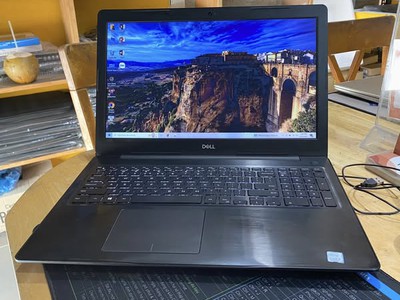 Laptop Dell Inspiron 5570 Core i5-8250U Ram 8GB SSD 240GB VGA ON Màn 15.6 Inch Full HD Máy Đẹp 0