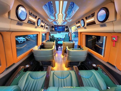 Cho thuê xe Limousine 9 chổ 0
