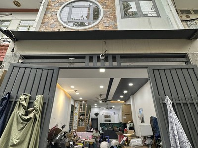 Bán nhà tây tựu 35m2x4t,nhà dân xây, 4 ngủ, sát phố, qh tây thăng long, 5.6 tỷ 1