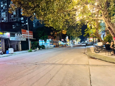Nhà 5 tầng   25 phòng   trung tâm dĩ an 0