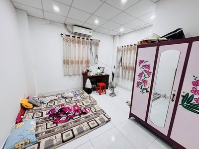 Bán nhà 4 tầng   mặt tiền kinh doanh ngay kính nổi dĩ an 1   5x20m   8 phòng ngủ   giá nhỉnh 5 tỷ  4