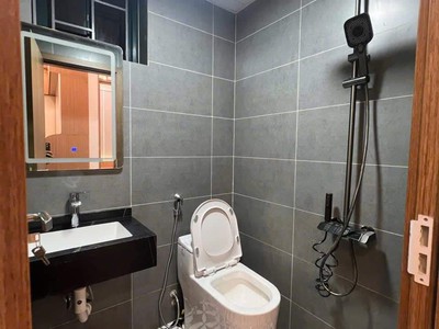 Cho thuê nhà hai mặt tiền, 105m2  5t  vỉa hè, nguyễn khánh toàn-28 tr 2