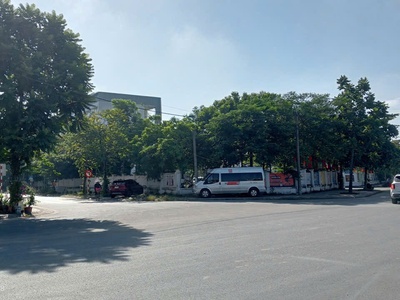 Mở bán 2 lô đất ngọc thụy   vị trí vàng   diện tích: 51m /lô   4 mặt thoáng đẹp  đường: 0