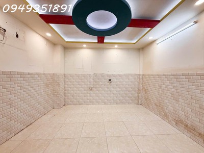 Đối diện đại học ngoại thương - d5 p25 bình thạnh 0