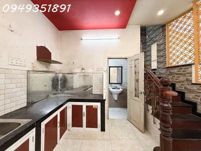 Đối diện đại học ngoại thương - d5 p25 bình thạnh 4