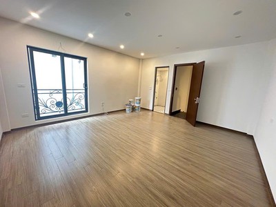 Thạch bàn - xây mới độc lập - cách 1 nhà ra ô tô thông - 42m chỉ hơn 6 tỷ 1