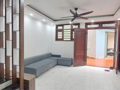 Bán nhà ngõ 564 nguyen văn cừ, bồ đề,35m 5t  oto ,kd, 7,6 tỷ . 2