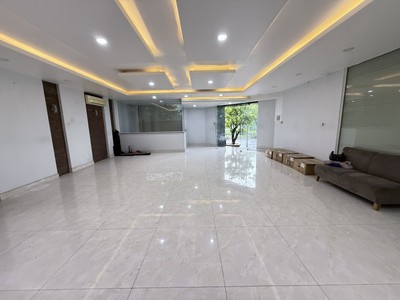 Cần bán biệt thự đối diện đại học RMit Q.7 - 15m x 18m - 71 tỉ 4
