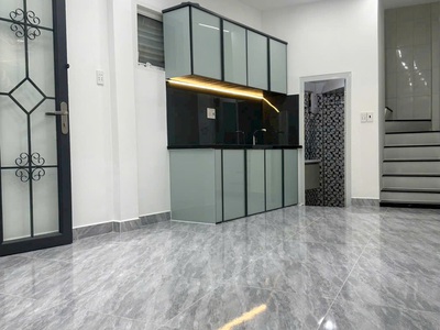 Nhà mới 2 lầu hẻm thông nguyễn duy p. chánh hưng full nội thất 1