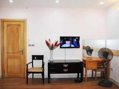 Bán khách sạn mặt phố khu vực hàng bông, 115m2, 8 tầng thang máy, mặt tiền 4m, 70.5 tỷ 2