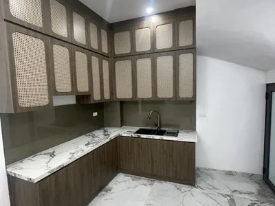Nhà mưới 5 tầng phố thượng thanh 30m2 mặt tiền 6.6m 6.8 tỷ long biên hà nội. 0