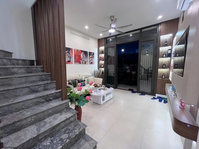 Phân lô trung tâm mỹ đình mễ trì 40m2 5 tầng giá 14 tỷ 2
