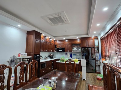 Bán phân lô, kinh doanh, ô tô, ngõ thông phố thái hà 40m 5 tầng mặt tiền  4m 14ty 0