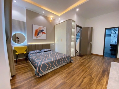 Bán phân lô, kinh doanh, ô tô, ngõ thông phố thái hà 40m 5 tầng mặt tiền  4m 14ty 1
