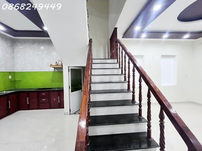 Nhà 3 tầng mới len ken, vị trí đẹp, đường 4m có lề, gí chỉ 5 tỷ xx 1