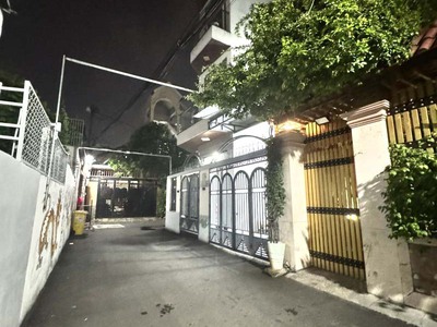 Bán gấp nhà 2 lô góc klg linh xuân   44m    2 tầng đúc   chỉ hơn 3 tỷ   gần phạm văn đồng 0